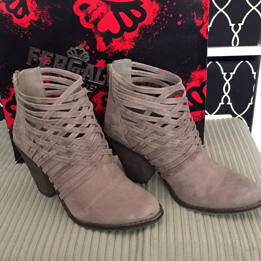 Fergalicious by fervor boots size 8 color doe